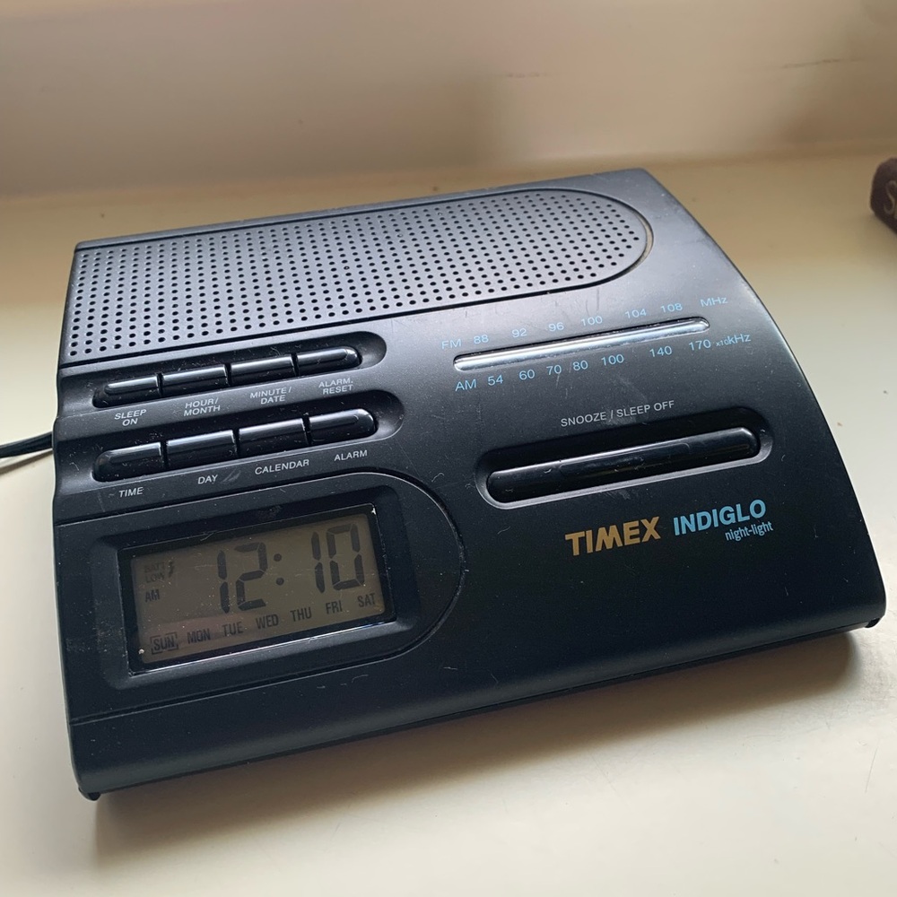 Timex Indiglo Alarm Clock T422B Night Light AM/FM Radio Tested and Works